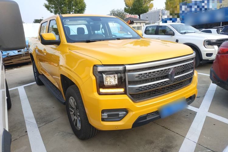 Used JMC DaDao 2023 All-Purpose 2.3T Gasoline Manual Two-Wheel-Drive Standard Wheelbase Comfort Edition Front Right 45 Deg