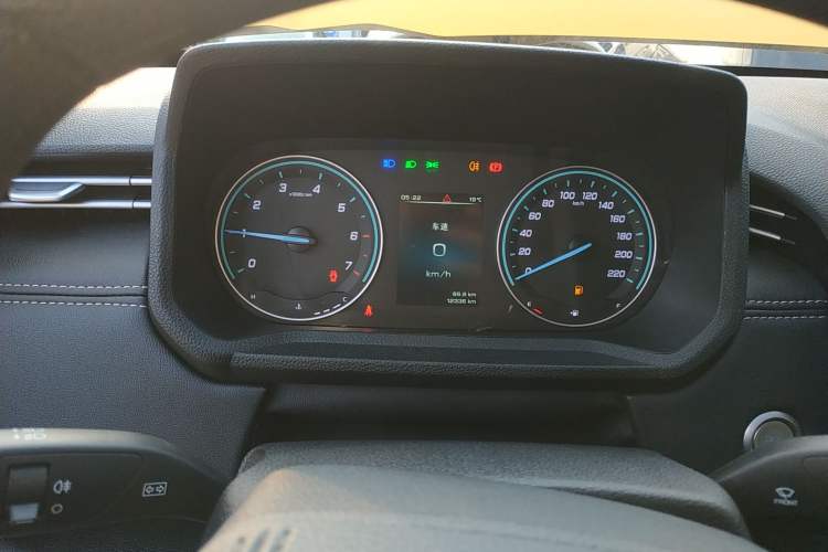 Used JMC DaDao 2023 All-Purpose 2.3T Gasoline Manual Two-Wheel-Drive Standard Wheelbase Comfort Edition Instrument Cluster