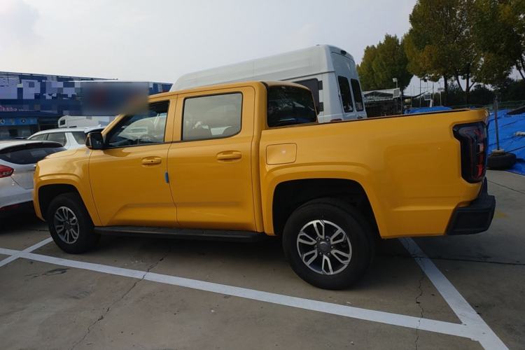 Used JMC DaDao 2023 All-Purpose 2.3T Gasoline Manual Two-Wheel-Drive Standard Wheelbase Comfort Edition Left Side