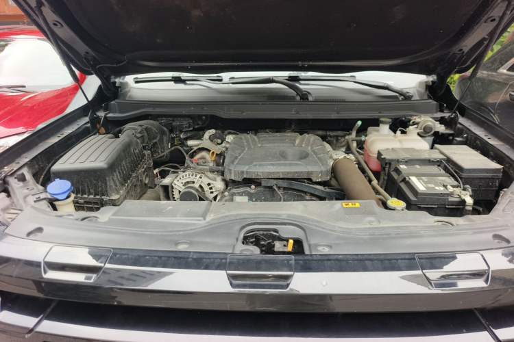Used JMC DaDao 2024 Gantaner 2.3T Diesel Automatic 4x4 Boundless Edition Engine Bay