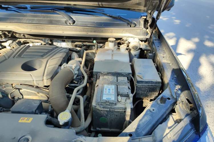 Used JMC DaDao 2024 Explorer 2.3T Diesel Automatic 4x4 Extreme Edition Engine Bay Left