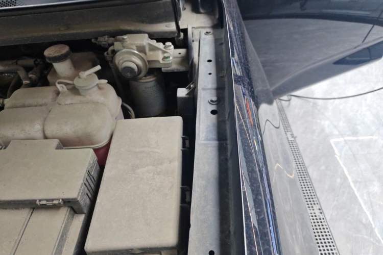 Used JMC DaDao 2024 Mountain Edition 2.3T Diesel Manual 4x4 Standard Wheelbase Comfort Model Engine Bay Left