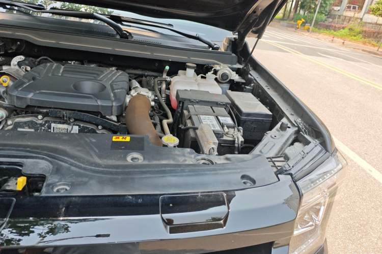 Used JMC DaDao 2024 Explorer 2.3T Diesel Automatic 4x4 Extreme Edition Engine Bay Left