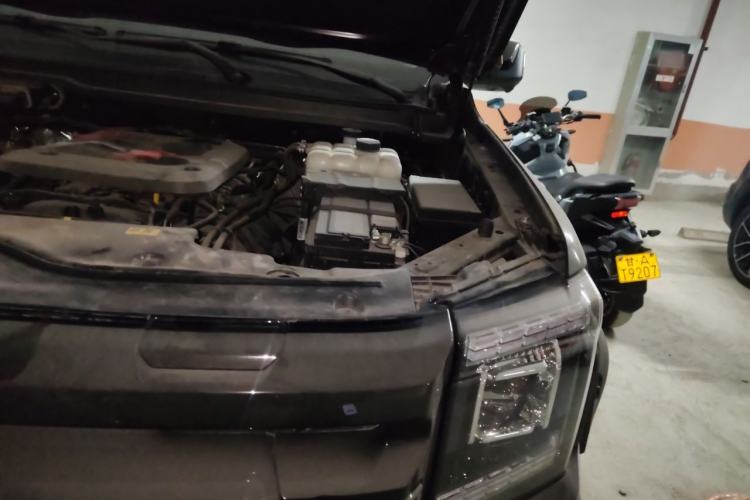 Used JMC DaDao 2024 Explorer 2.3T Gasoline Automatic 4x4 Extreme Edition Engine Bay Left