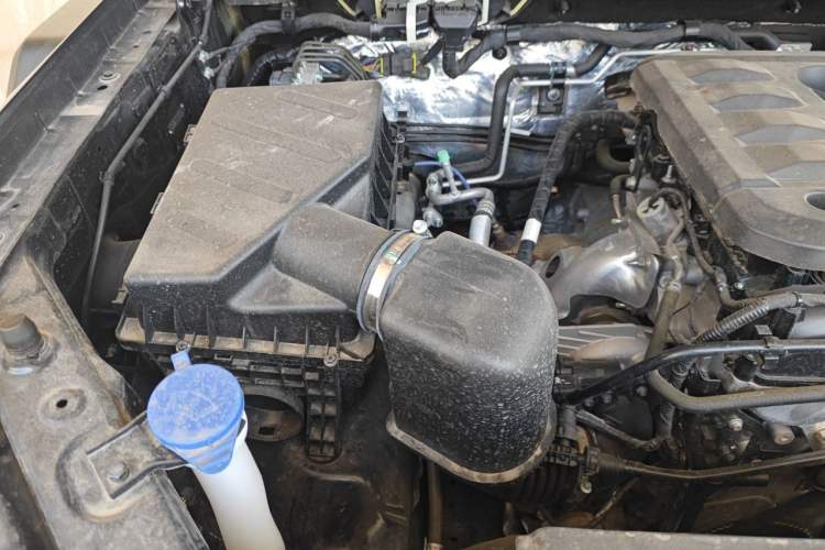 Used JMC DaDao 2024 Explorer 2.3T Gasoline Automatic 4x4 Extreme Edition Engine Bay Right
