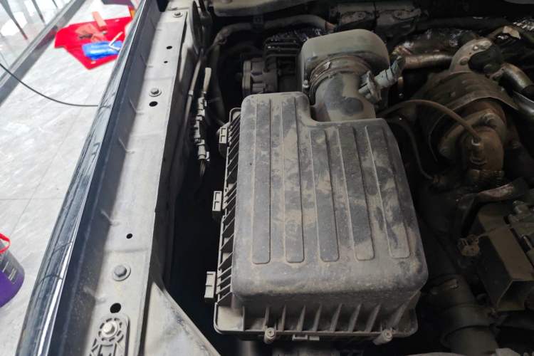 Used JMC DaDao 2024 Mountain Edition 2.3T Diesel Manual 4x4 Standard Wheelbase Comfort Model Engine Bay Right