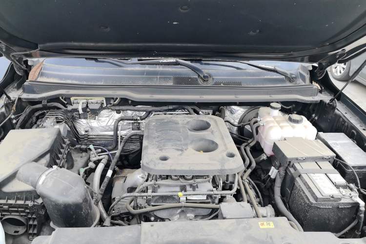 Used JMC DaDao 2024 Explorer 2.3T Gasoline Automatic 4x4 Extreme Edition Engine Bay