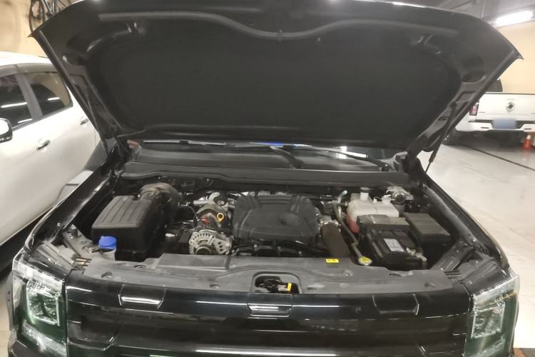 Used JMC DaDao 2024 Explorer 2.3T Diesel Automatic 4x4 Extreme Edition Engine Bay