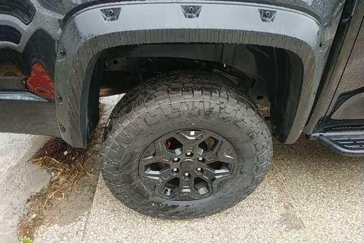 Used JMC DaDao 2024 Gantaner 2.3T Diesel Automatic 4x4 Boundless Edition Exterior 5
