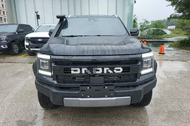 Used JMC DaDao 2024 Gantaner 2.3T Diesel Automatic 4x4 Boundless Edition Front