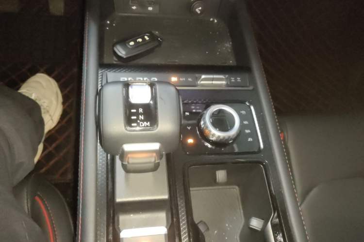 Used JMC DaDao 2024 Explorer 2.3T Diesel Automatic 4x4 Extreme Edition Gear Lever