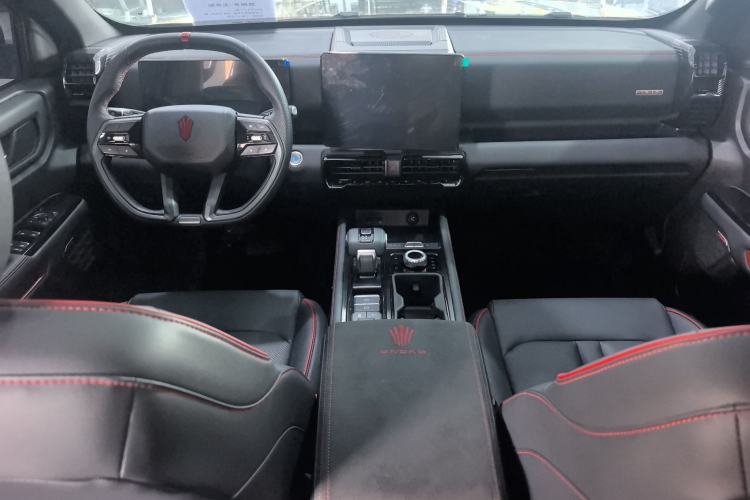 Used JMC DaDao 2024 Gantaner 2.3T Diesel Automatic 4x4 Boundless Edition Interior 2