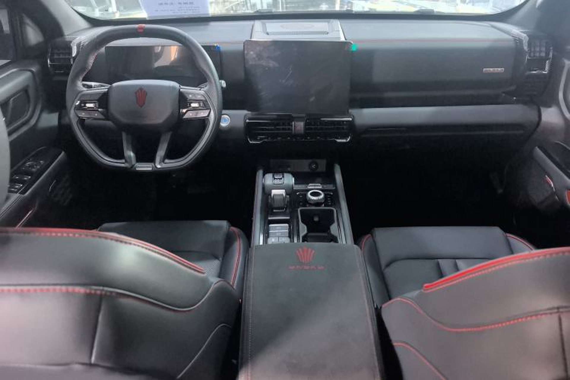 Used JMC DaDao 2024 Gantaner 2.3T Diesel Automatic 4x4 Boundless Edition Interior 2