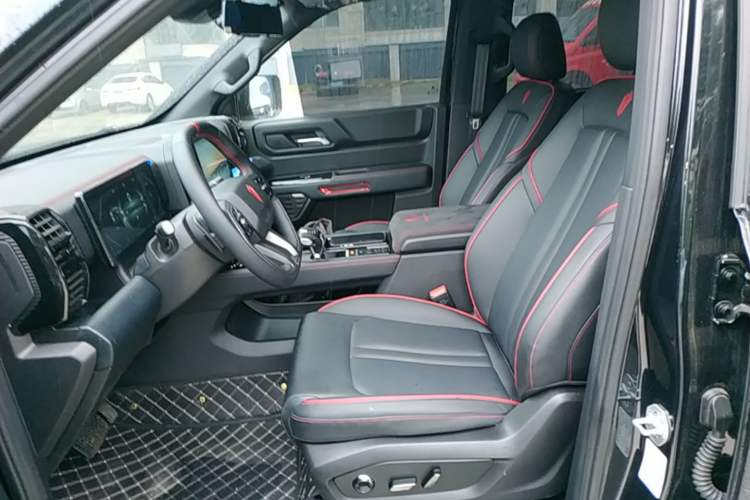 Used JMC DaDao 2024 Gantaner 2.3T Diesel Automatic 4x4 Boundless Edition Left Front Seat