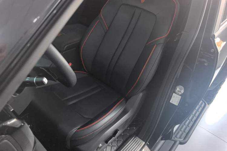 Used JMC DaDao 2024 Gantaner 2.3T Diesel Automatic 4x4 Boundless Edition Left Front Seat