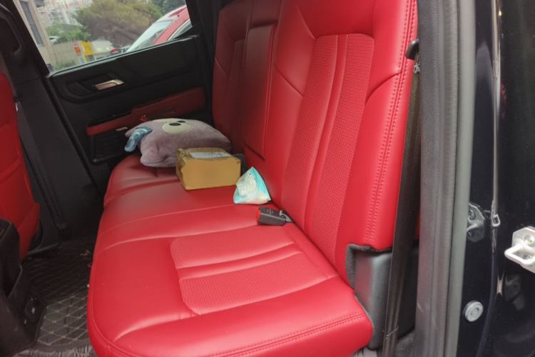Used JMC DaDao 2024 Gantaner 2.3T Diesel Automatic 4x4 Boundless Edition Left Rear Seat