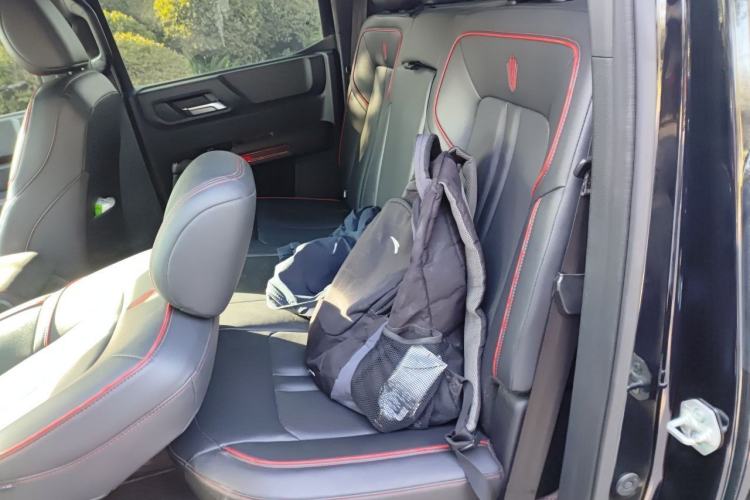 Used JMC DaDao 2024 Explorer 2.3T Diesel Automatic 4x4 Extreme Edition Left Rear Seat