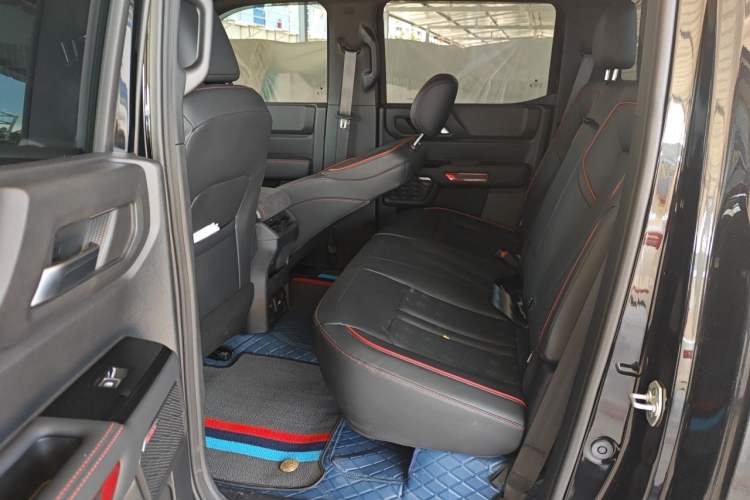 Used JMC DaDao 2024 Explorer 2.3T Gasoline Automatic 4x4 Extreme Edition Left Rear Seat