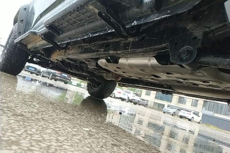 Used JMC DaDao 2024 Gantaner 2.3T Diesel Automatic 4x4 Boundless Edition Left Side Sill
