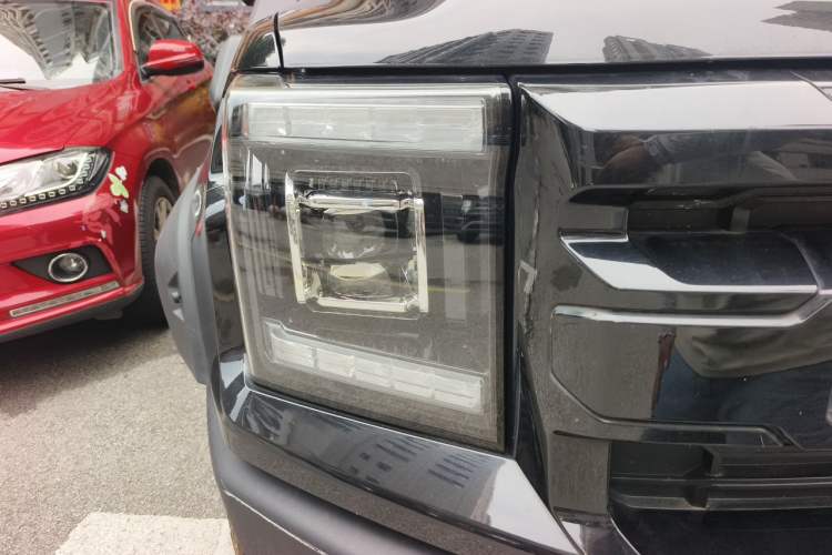 Used JMC DaDao 2024 Gantaner 2.3T Diesel Automatic 4x4 Boundless Edition Right Front Headlight