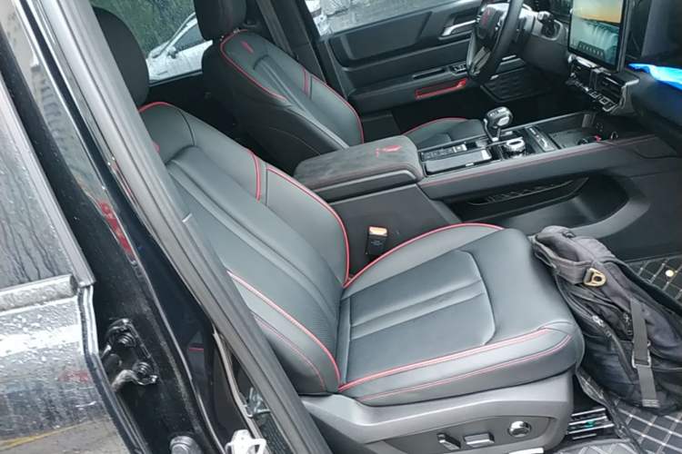 Used JMC DaDao 2024 Gantaner 2.3T Diesel Automatic 4x4 Boundless Edition Right Front Seat