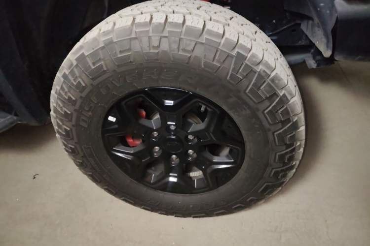 Used JMC DaDao 2024 Explorer 2.3T Gasoline Automatic 4x4 Extreme Edition Right Front Wheel Hub