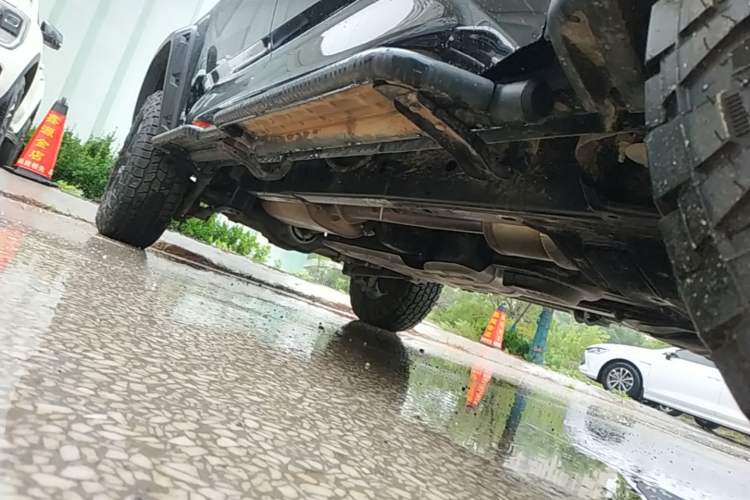 Used JMC DaDao 2024 Gantaner 2.3T Diesel Automatic 4x4 Boundless Edition Right Side Sill