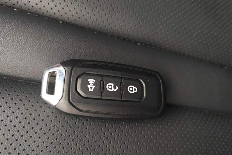 Used JMC DaDao 2024 Explorer 2.3T Gasoline Automatic 4x4 Extreme Edition Vehicle Key