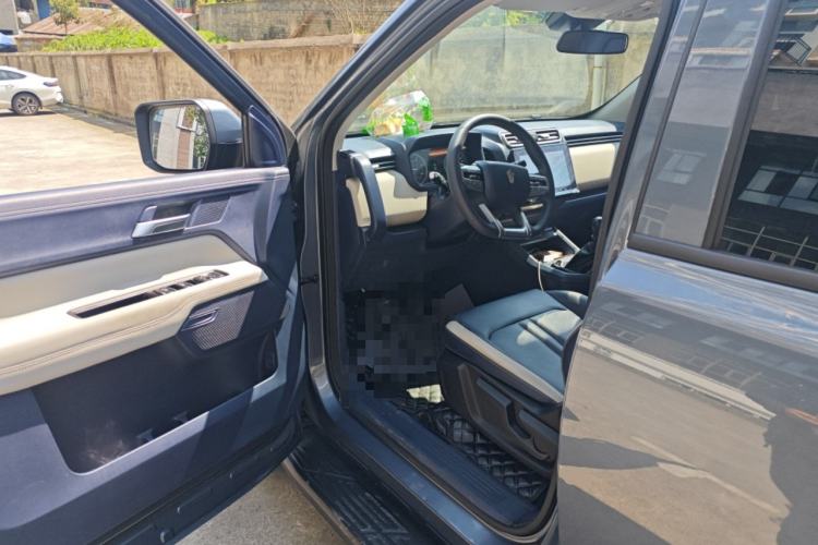 Used JMC DaDao 2024 All-Purpose Model 2.3T Diesel Manual 4x4 Comfort Edition Flat-Bed Cargo Box Driver Seat
