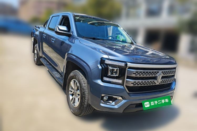Used JMC DaDao 2024 All-Purpose Model 2.3T Diesel Manual 4x4 Comfort Edition Flat-Bed Cargo Box Front Right 45 Deg