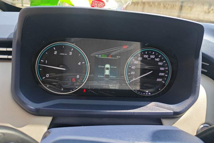 Used JMC DaDao 2024 All-Purpose Model 2.3T Diesel Manual 4x4 Comfort Edition Flat-Bed Cargo Box Instrument Cluster