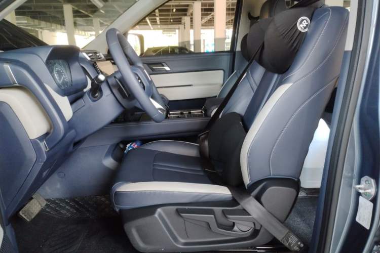 Used JMC DaDao 2024 Mountain Edition 2.3T Diesel Automatic 4x4 Standard Wheelbase Comfort Version Left Front Seat