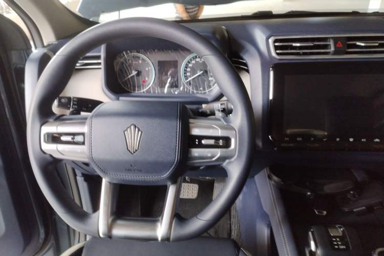 Used JMC DaDao 2024 Mountain Edition 2.3T Diesel Automatic 4x4 Standard Wheelbase Comfort Version Steering Wheel
