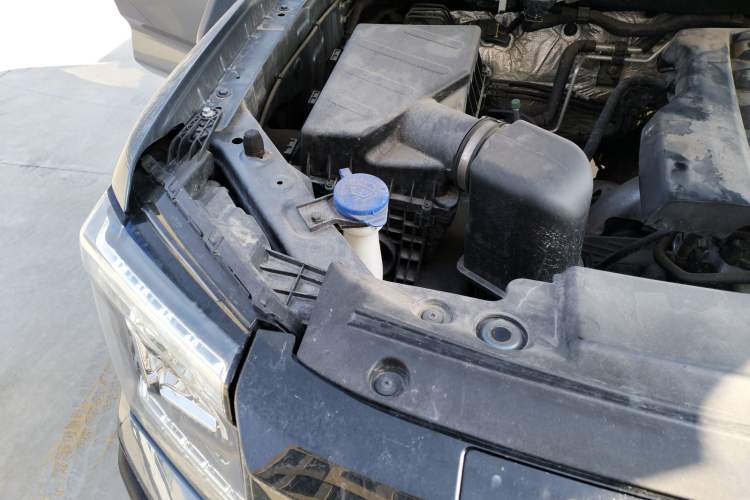 Used JMC DaDao 2024 Gantaner 2.3T Diesel Automatic 4x4 Boundless Edition Engine Bay Right