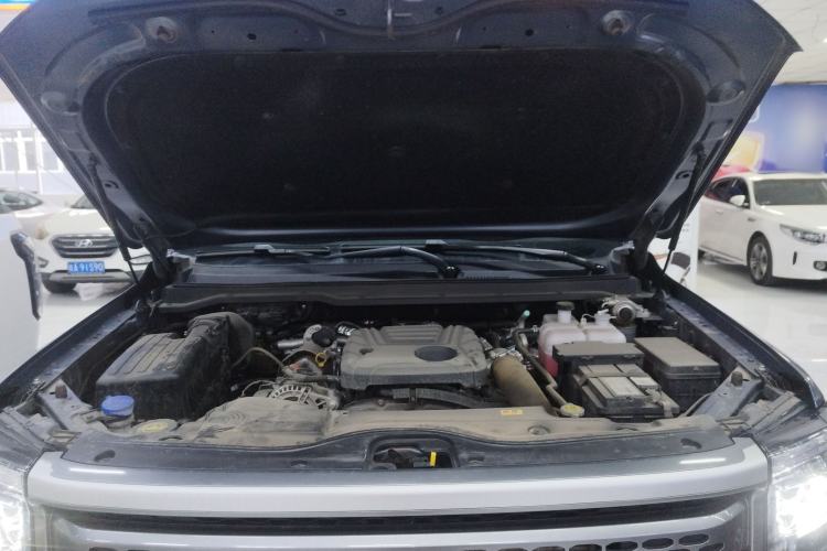 Used JMC DaDao 2024 All-Purpose 2.3T Diesel Manual Two-Wheel Drive Standard-Wheelbase Comfort Edition Engine Bay