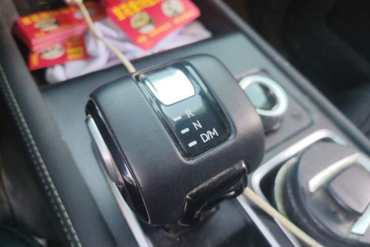 Used JMC DaDao 2024 Mountain Edition 2.3T Diesel Automatic 4x4 Long Wheelbase Comfort Model Gear Lever