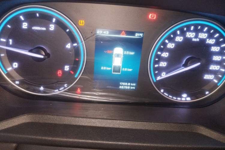 Used JMC DaDao 2024 All-Purpose 2.3T Diesel Manual Two-Wheel Drive Standard-Wheelbase Comfort Edition Instrument Cluster