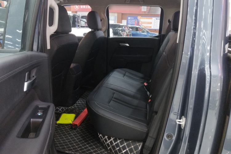 Used JMC DaDao 2024 All-Purpose 2.3T Diesel Manual Two-Wheel Drive Standard-Wheelbase Comfort Edition Left Rear Seat
