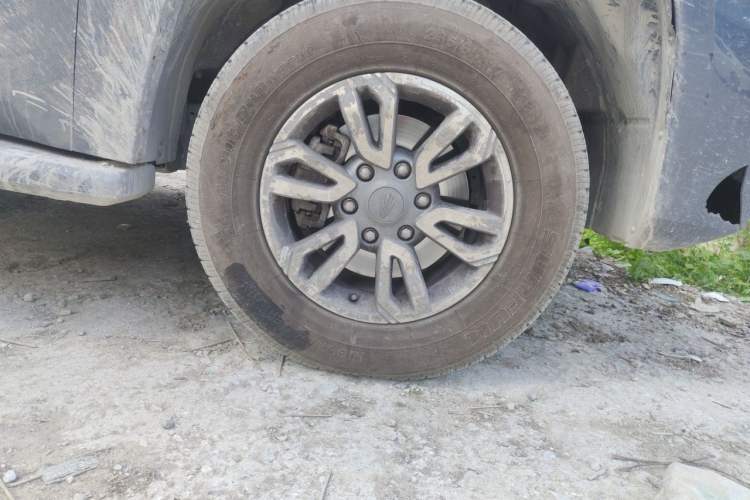 Used JMC DaDao 2024 Mountain Edition 2.3T Diesel Automatic 4x4 Long Wheelbase Comfort Model Right Front Wheel Hub