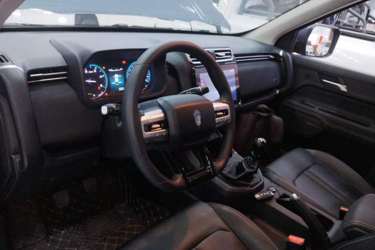 Used JMC DaDao 2024 All-Purpose 2.3T Diesel Manual Two-Wheel Drive Standard-Wheelbase Comfort Edition Steering Wheel