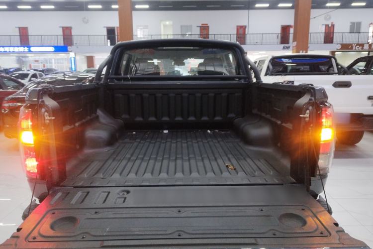 Used JMC DaDao 2024 All-Purpose 2.3T Diesel Manual Two-Wheel Drive Standard-Wheelbase Comfort Edition Trunk