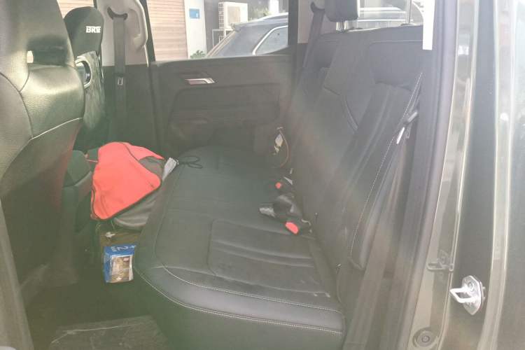 Used JMC DaDao 2024 All-Purpose 2.3T Gasoline Manual 4x4 Standard-Wheel Comfort Edition Left Rear Seat