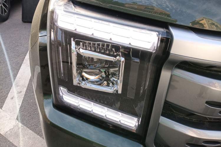 Used JMC DaDao 2024 All-Purpose 2.3T Gasoline Manual 4x4 Standard-Wheel Comfort Edition Right Front Headlight