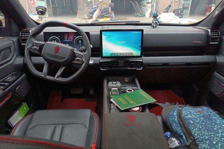 Used JMC DaDao 2024 Explorer 2.3T Gasoline Automatic 4x4 Boundless Edition Center Console