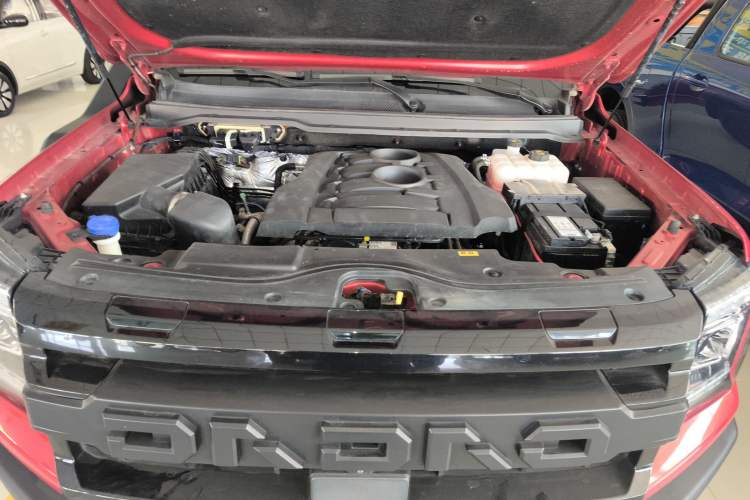 Used JMC DaDao 2024 Explorer 2.3T Gasoline Automatic 4x4 Extreme Edition Engine Bay