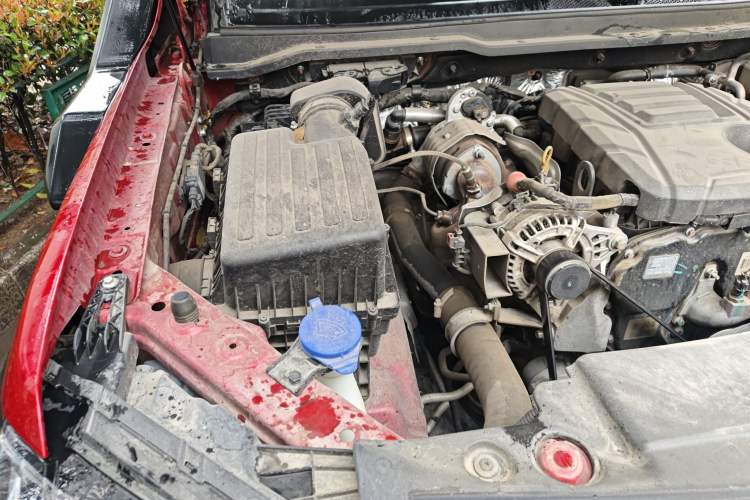 Used JMC DaDao 2024 Explorer 2.3T Diesel Automatic 4x4 Extreme Edition Engine Bay Right