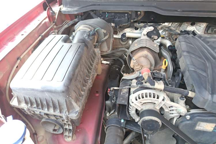 Used JMC DaDao 2024 Explorer 2.3T Diesel Automatic 4x4 Extreme Edition Engine Bay Right