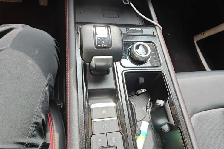 Used JMC DaDao 2024 Explorer 2.3T Gasoline Automatic 4x4 Boundless Edition Gear Lever