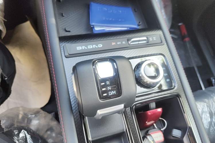 Used JMC DaDao 2024 Explorer 2.3T Diesel Automatic 4x4 Extreme Edition Gear Lever