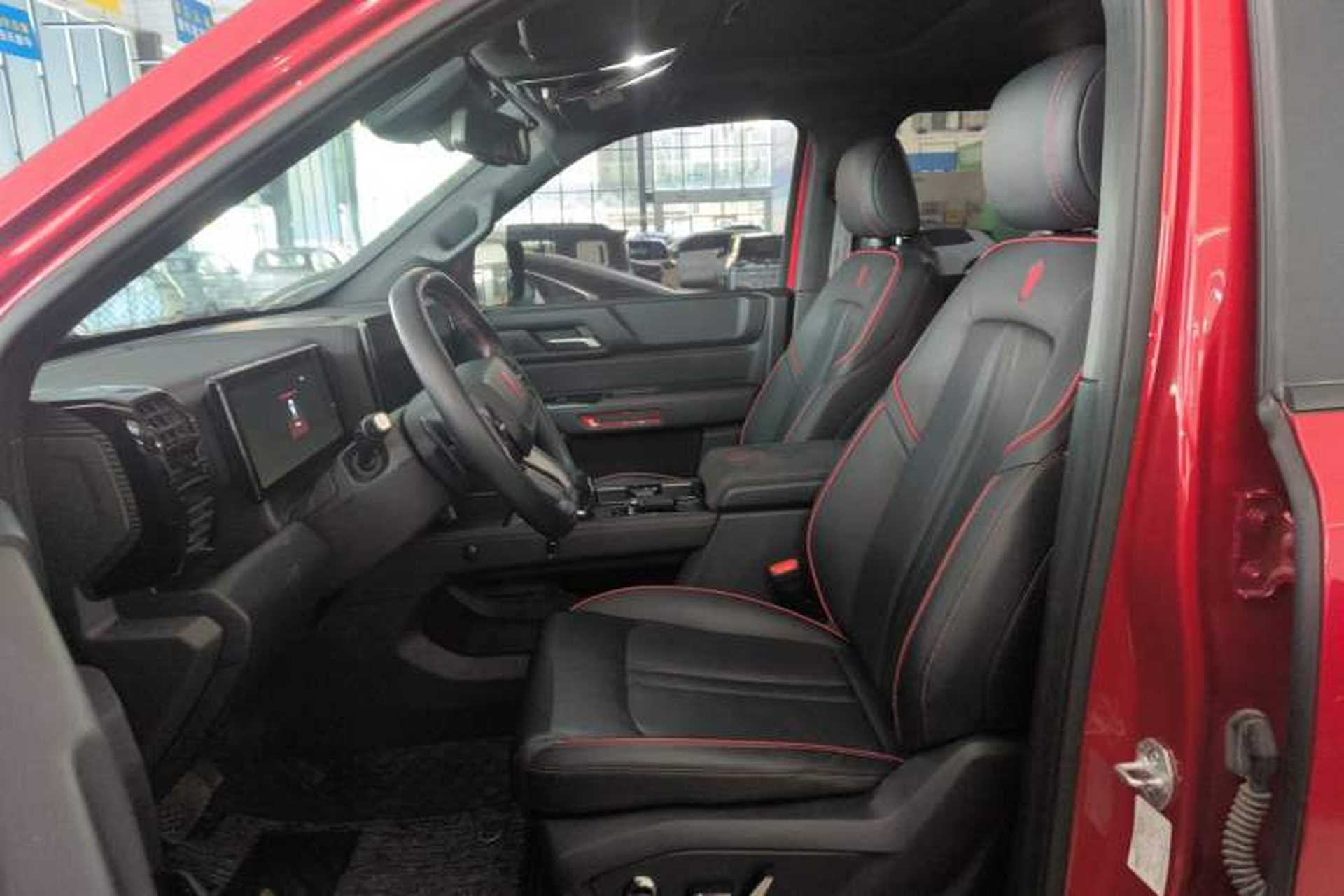 Used JMC DaDao 2024 Explorer 2.3T Gasoline Automatic 4x4 Extreme Edition Left Front Seat